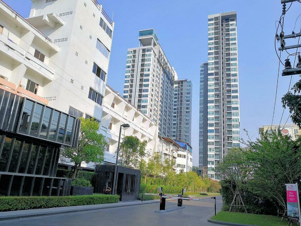 Apartemen The Base By